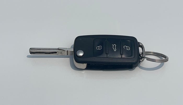 2020 Volkswagen Vento HIGHLINE PLUS 1.0L TSI, Petrol, Manual, 84,897 km, Key Close Up