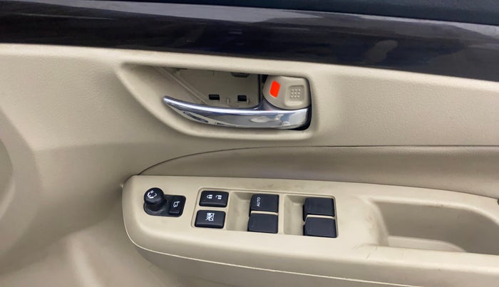 2017 Maruti Ciaz ALPHA  AT 1.4  PETROL, Petrol, Automatic, 17,891 km, Driver Side Door Panels Control