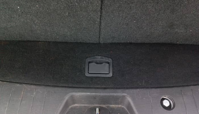 2018 Mahindra XUV500 W11, Diesel, Manual, 69,561 km, Boot Inside