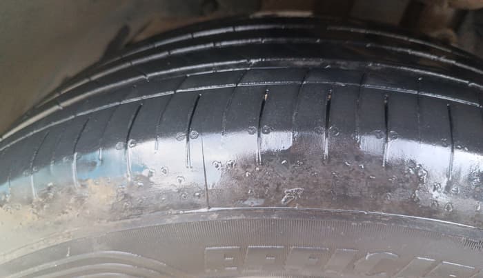 2018 Mahindra XUV500 W11, Diesel, Manual, 69,561 km, Left Front Tyre Tread