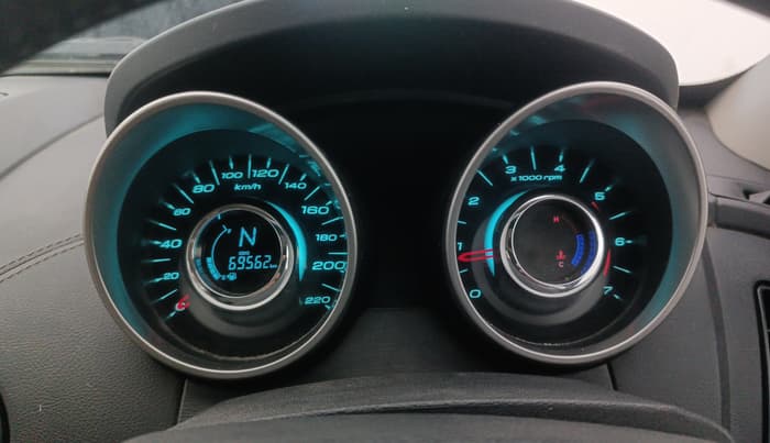 2018 Mahindra XUV500 W11, Diesel, Manual, 69,561 km, Odometer Image