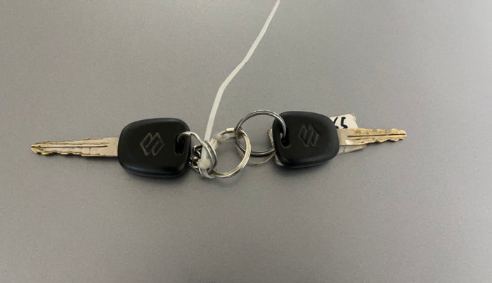 2019 Maruti Baleno SIGMA PETROL 1.2, CNG, Manual, 86,267 km, Key Close Up