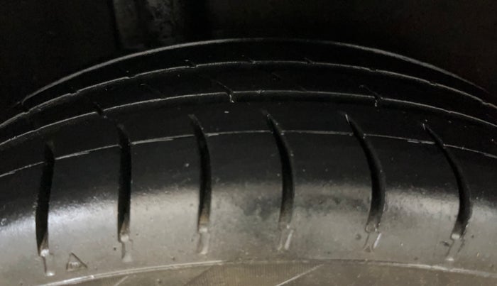 2019 Maruti Baleno SIGMA PETROL 1.2, CNG, Manual, 86,267 km, Right Rear Tyre Tread