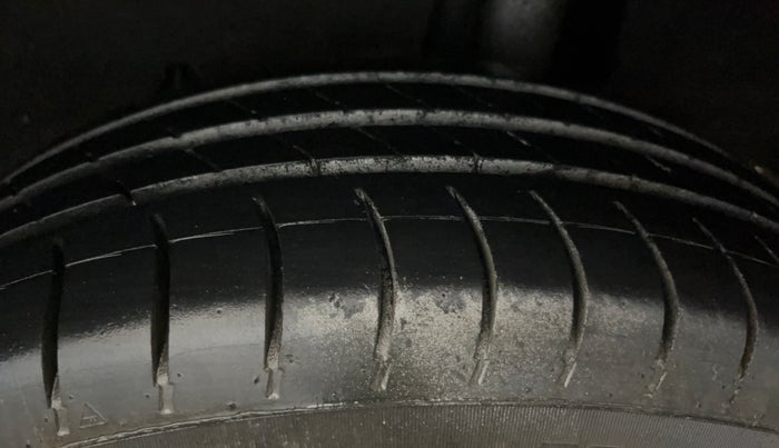 2019 Maruti Baleno SIGMA PETROL 1.2, CNG, Manual, 86,267 km, Left Rear Tyre Tread