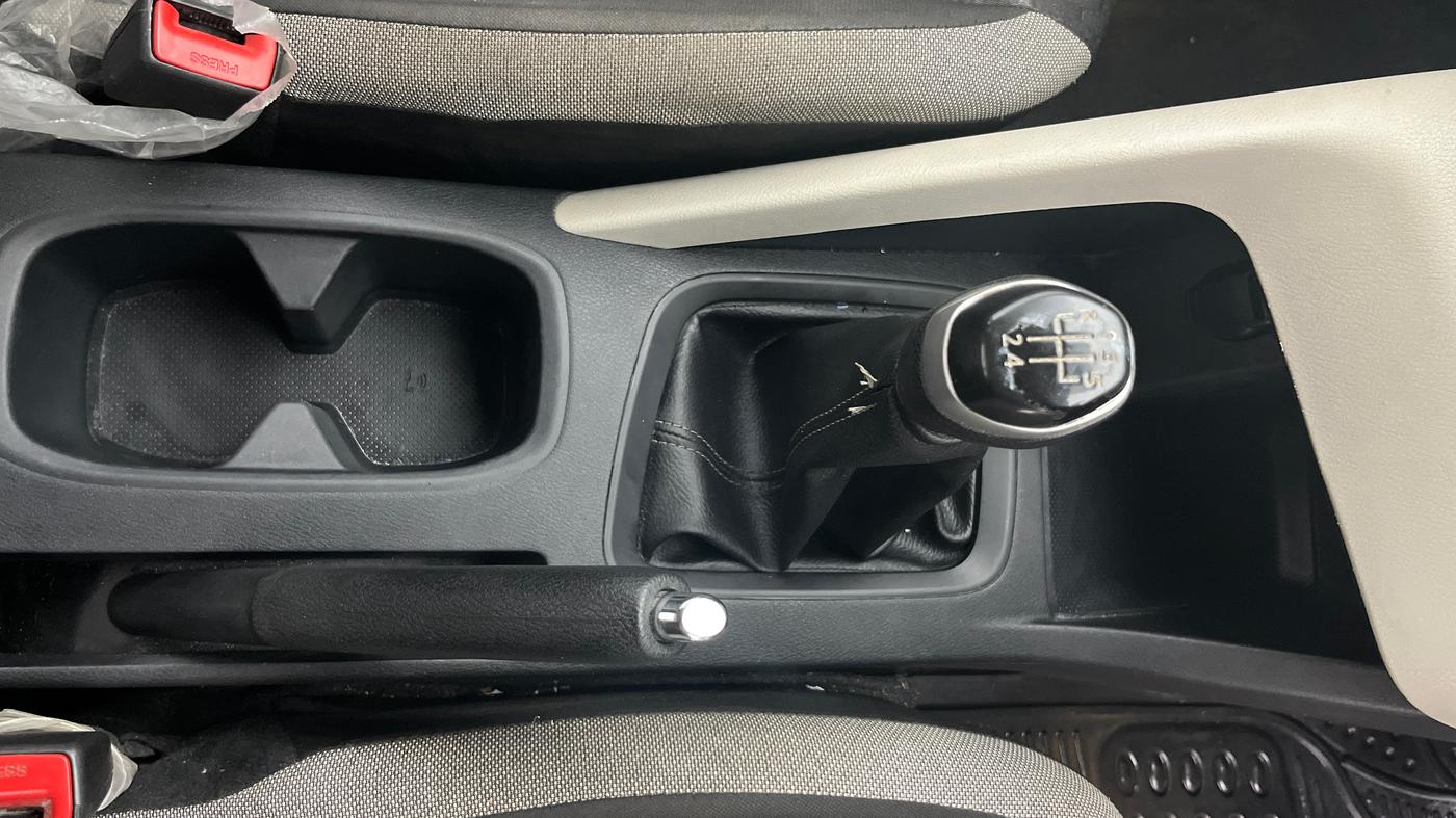 2022 Nissan MAGNITE XE, Petrol, Manual, 48,520 km, Gear Lever