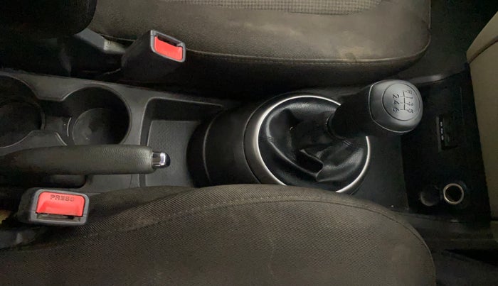 2013 Hyundai i20 ASTA 1.4 CRDI, Diesel, Manual, 1,32,533 km, Gear Lever