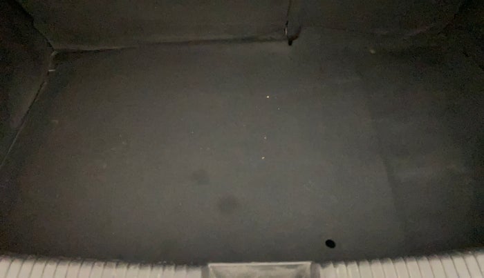 2013 Hyundai i20 ASTA 1.4 CRDI, Diesel, Manual, 1,32,533 km, Boot Inside