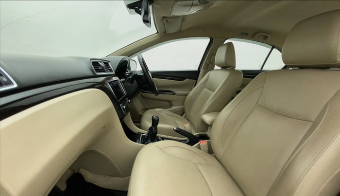 2017 Maruti Ciaz ALPHA 1.4 PETROL, Petrol, Manual, 77,919 km, Right Side Front Door Cabin