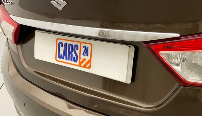 2017 Maruti Ciaz ALPHA 1.4 PETROL, Petrol, Manual, 77,919 km, Dicky (Boot door) - Minor scratches