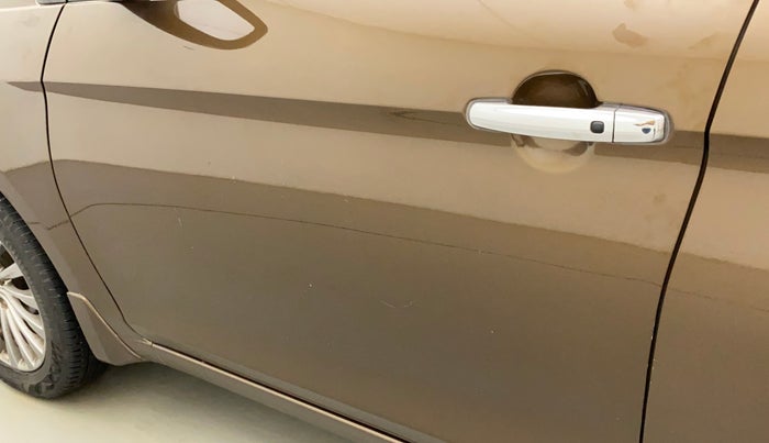 2017 Maruti Ciaz ALPHA 1.4 PETROL, Petrol, Manual, 77,919 km, Front passenger door - Slightly dented