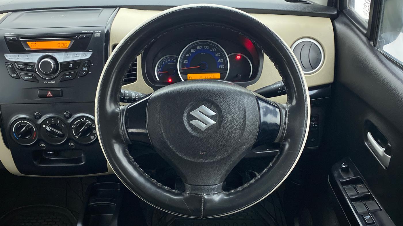 2018 Maruti Wagon R 1.0 VXI, Petrol, Manual, 33,722 km, Steering Wheel Close Up