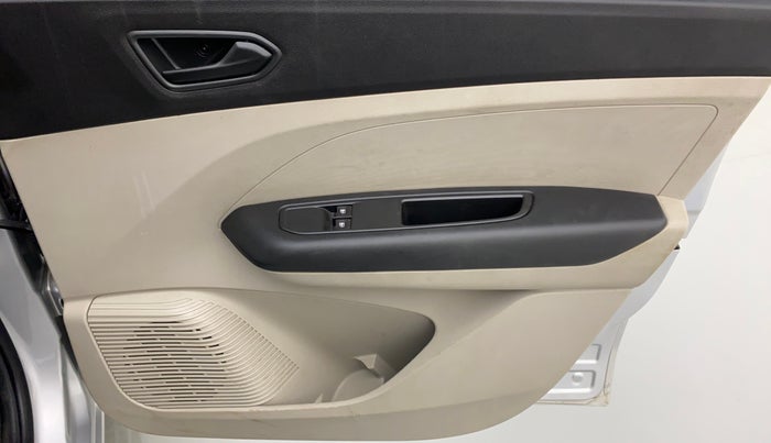 2021 Renault TRIBER 1.0 RXL PETROL, Petrol, Manual, 21,204 km, Driver Side Door Panels Control
