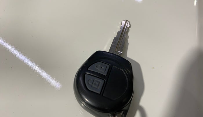 2013 Maruti Wagon R 1.0 VXI  ABS-AIRBAG, Petrol, Manual, 87,357 km, Key Close Up