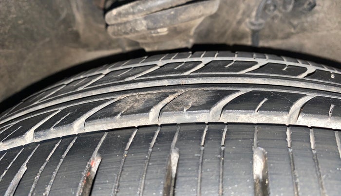 2013 Maruti Wagon R 1.0 VXI  ABS-AIRBAG, Petrol, Manual, 87,357 km, Right Front Tyre Tread