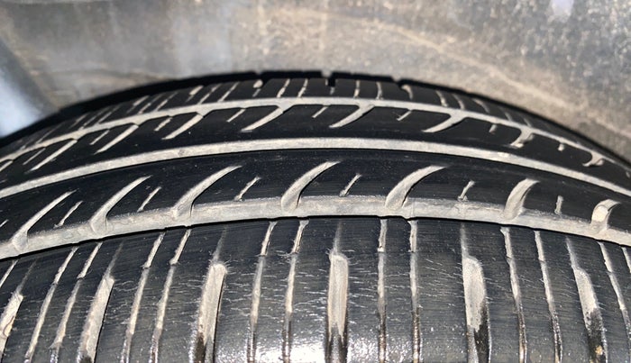 2013 Maruti Wagon R 1.0 VXI  ABS-AIRBAG, Petrol, Manual, 87,357 km, Right Rear Tyre Tread