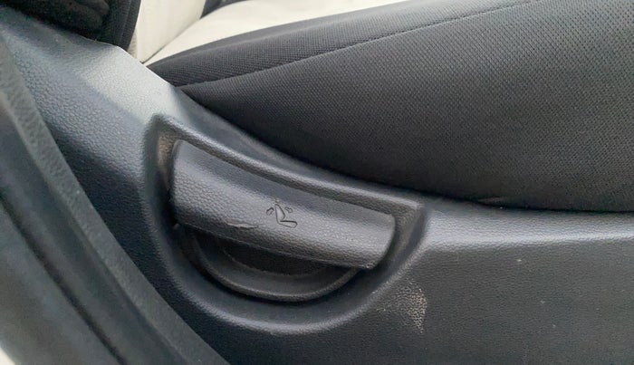 2015 Hyundai Grand i10 MAGNA 1.2 KAPPA VTVT, Petrol, Manual, 58,259 km, Driver Side Adjustment Panel