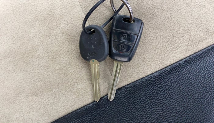 2017 Hyundai Grand i10 MAGNA AT 1.2 KAPPA VTVT, Petrol, Automatic, 27,341 km, Key Close Up