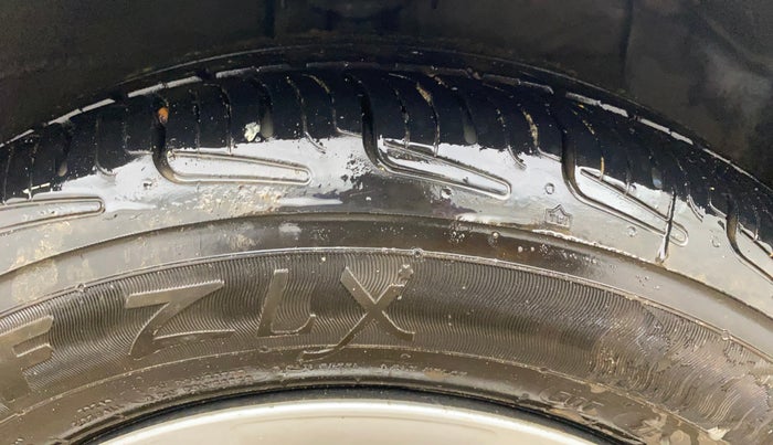 2017 Hyundai Grand i10 MAGNA AT 1.2 KAPPA VTVT, Petrol, Automatic, 27,341 km, Right Front Tyre Tread