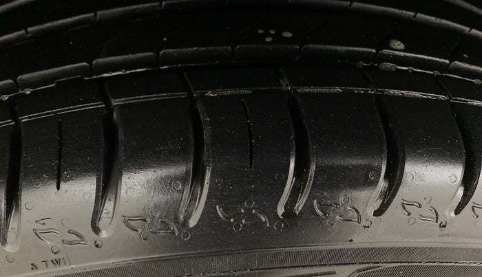 2021 Skoda KUSHAQ STYLE 1.0L TSI MT, Petrol, Manual, 26,831 km, Left Front Tyre Tread