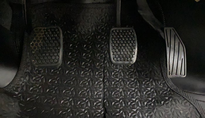 2019 Maruti Alto LXI, Petrol, Manual, 38,068 km, Pedals