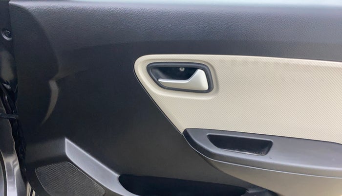 2019 Maruti Alto LXI, Petrol, Manual, 38,068 km, Driver Side Door Panels Control