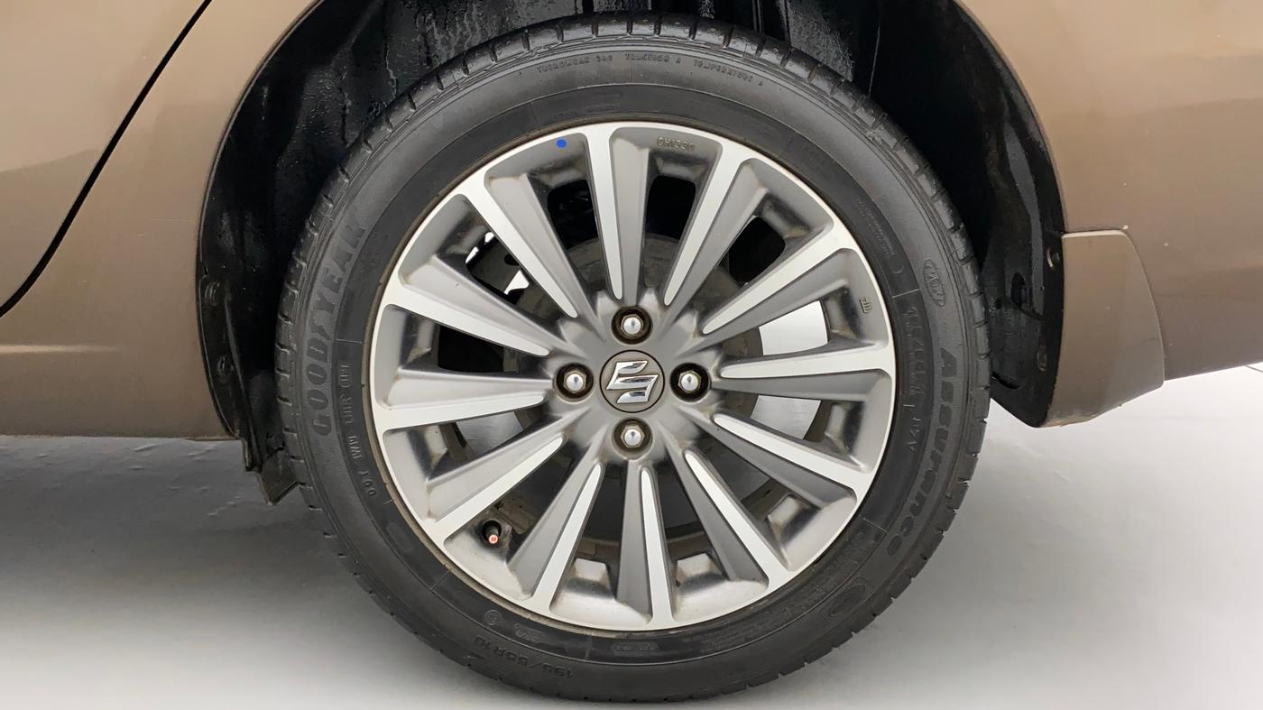 2018 Maruti Ciaz ALPHA  AT 1.5 SHVS PETROL, Petrol, Automatic, 1,19,576 km, Left Rear Wheel