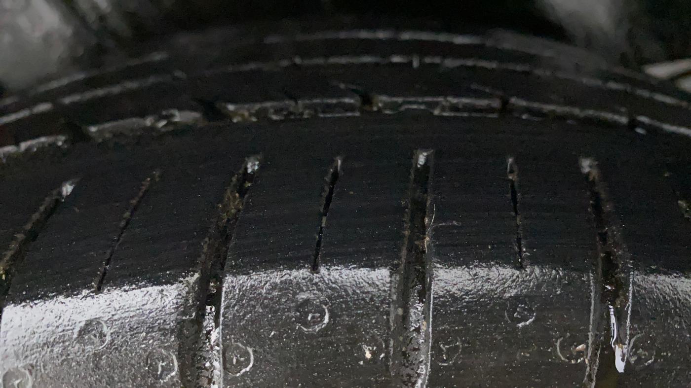 2018 Maruti Ciaz ALPHA  AT 1.5 SHVS PETROL, Petrol, Automatic, 1,19,576 km, Right Rear Tyre Tread