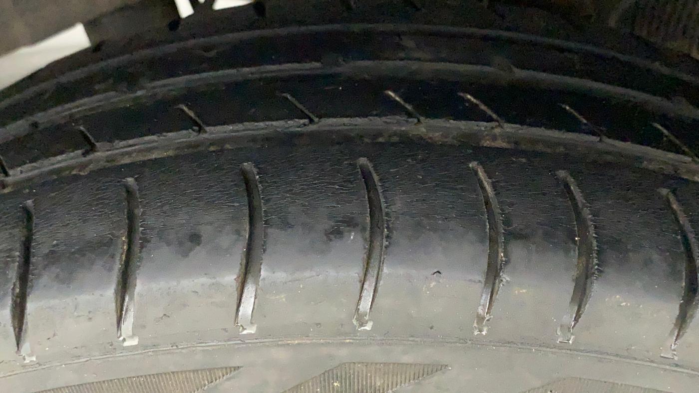 2011 Hyundai Santro Xing GLS, Petrol, Manual, 73,091 km, Left Rear Tyre Tread