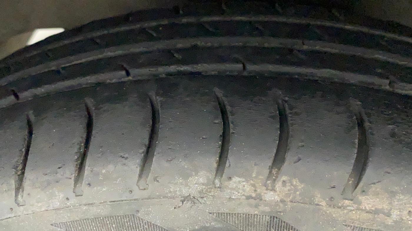 2011 Hyundai Santro Xing GLS, Petrol, Manual, 73,091 km, Left Front Tyre Tread