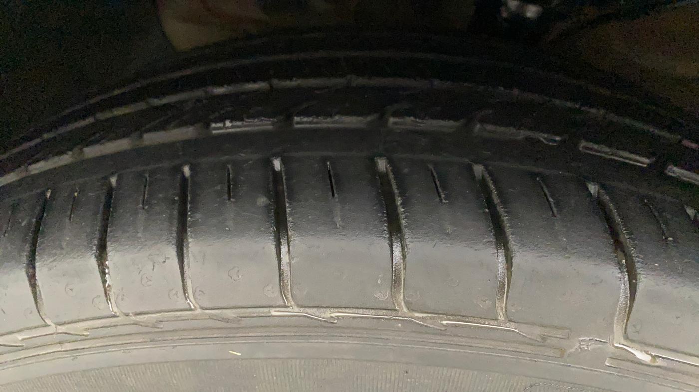 2016 Hyundai Creta SX PLUS AT 1.6 PETROL, Petrol, Automatic, 90,739 km, Left Front Tyre Tread
