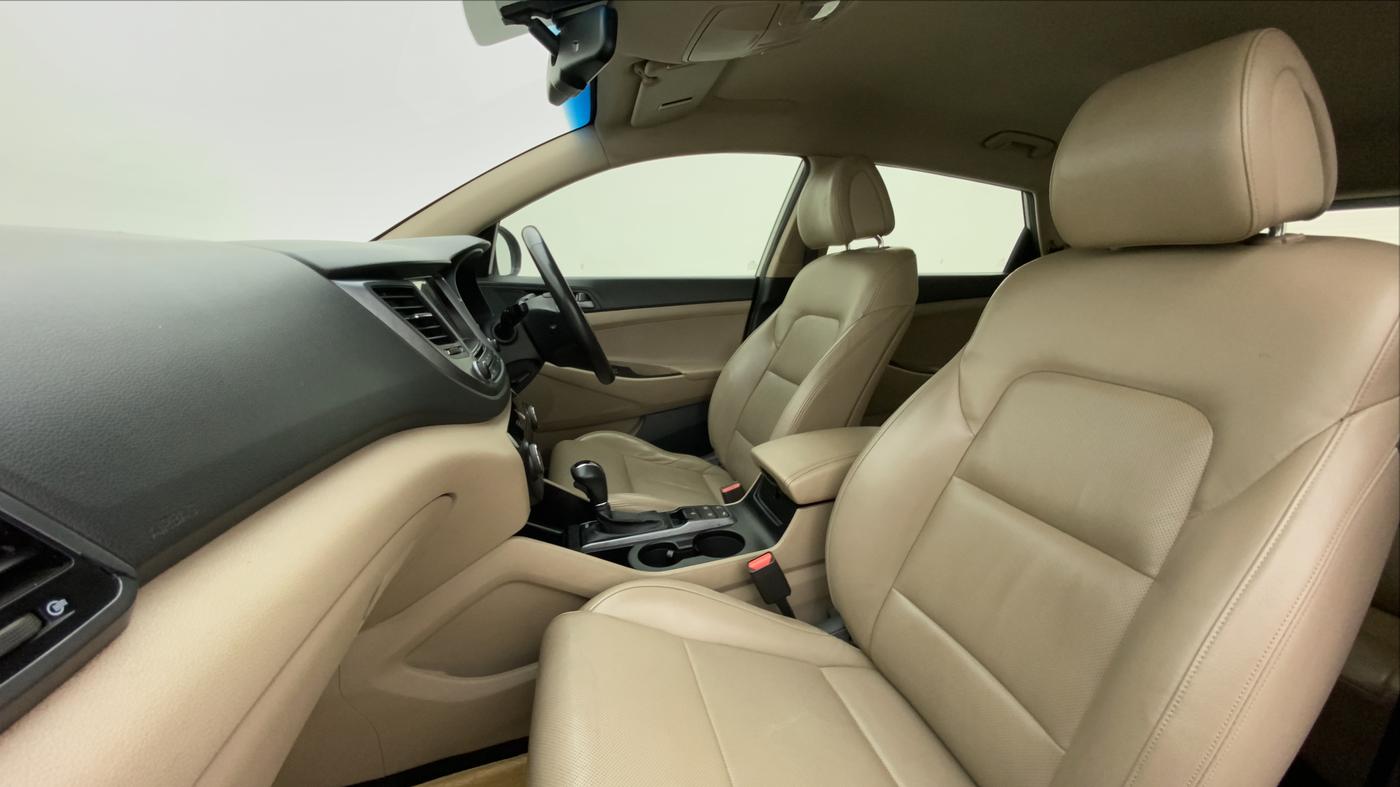 2017 Hyundai Tucson 2WD AT GLS DIESEL, Diesel, Automatic, 91,417 km, Right Side Front Door Cabin