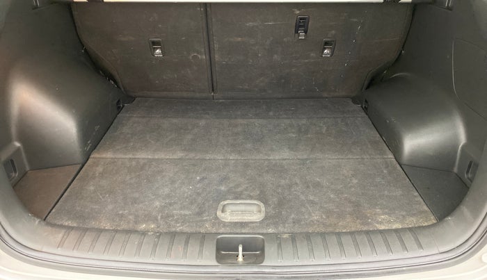2017 Hyundai Tucson 2WD AT GLS DIESEL, Diesel, Automatic, 91,417 km, Boot Inside