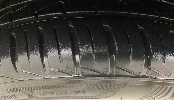 2022 Renault Kwid CLIMBER AMT 1.0, Petrol, Automatic, 19,193 km, Right Front Tyre Tread