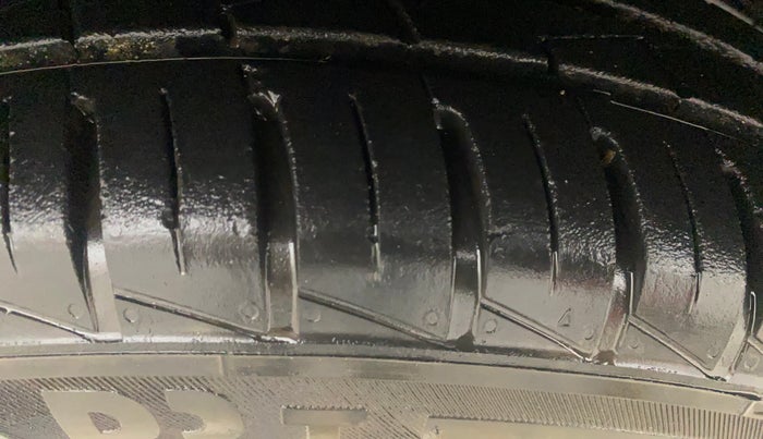 2022 Renault Kwid CLIMBER AMT 1.0, Petrol, Automatic, 19,193 km, Left Front Tyre Tread