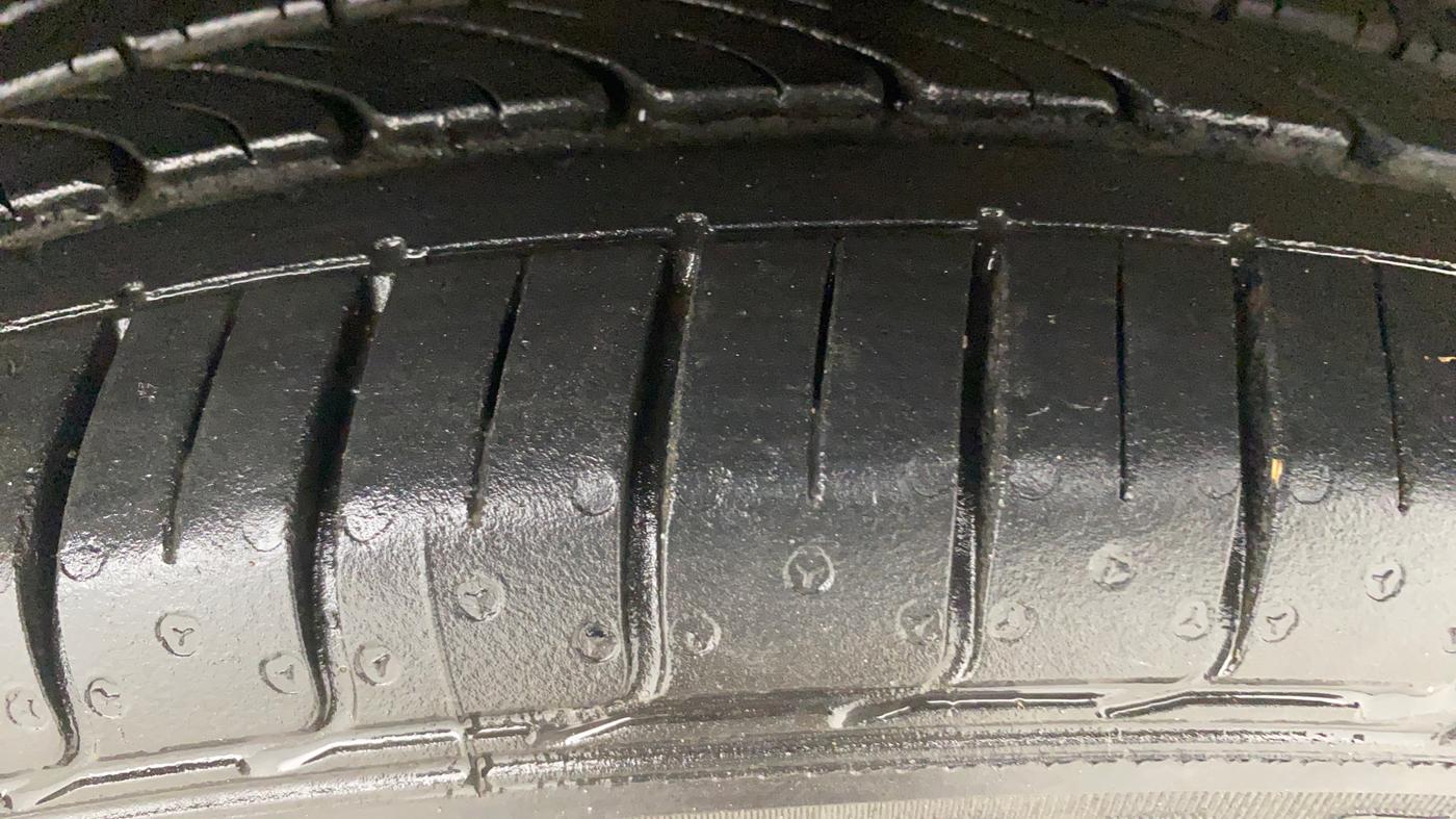 2020 Volkswagen Polo HIGHLINE PLUS 1.0L TSI, Petrol, Manual, 11,248 km, Right Front Tyre Tread