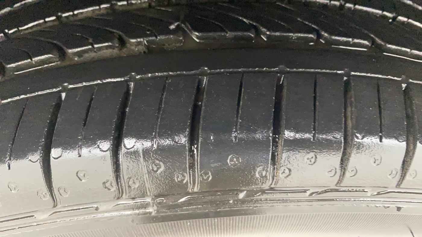 2020 Volkswagen Polo HIGHLINE PLUS 1.0L TSI, Petrol, Manual, 11,248 km, Left Front Tyre Tread