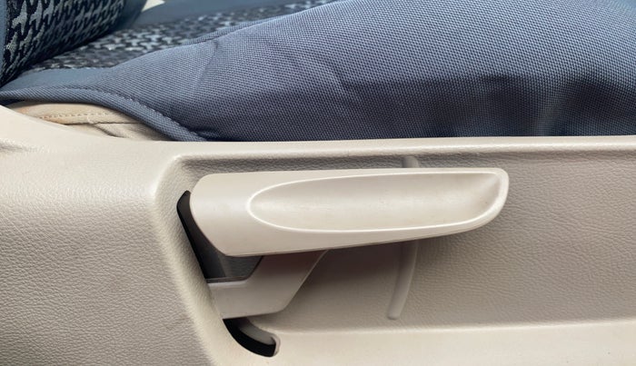 2013 Volkswagen Polo HIGHLINE DIESEL, Diesel, Manual, 1,47,745 km, Driver Side Adjustment Panel