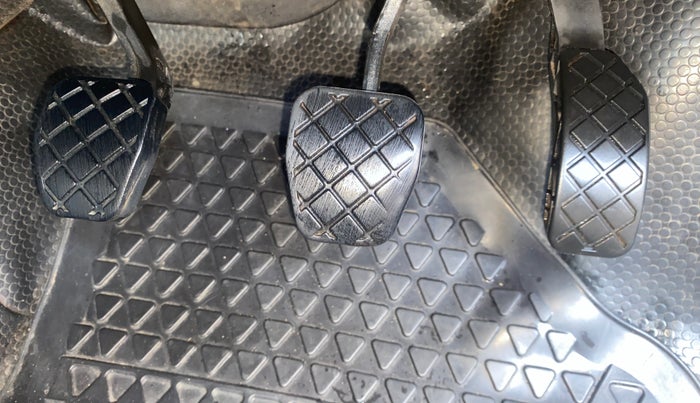 2013 Volkswagen Polo HIGHLINE DIESEL, Diesel, Manual, 1,47,745 km, Pedals