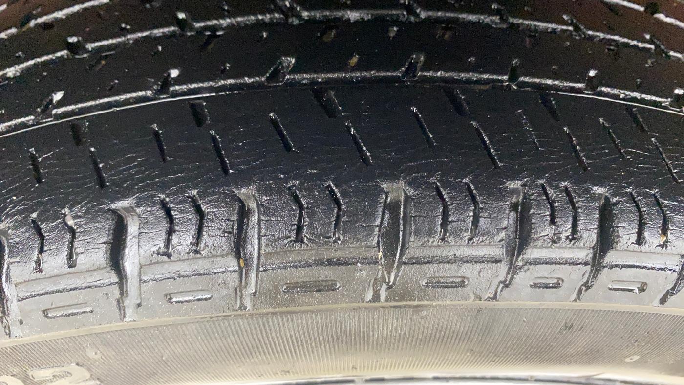 2016 Maruti Alto K10 VXI, Petrol, Manual, 46,869 km, Left Front Tyre Tread