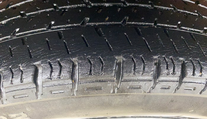 2016 Maruti Alto K10 VXI, Petrol, Manual, 46,869 km, Left Front Tyre Tread