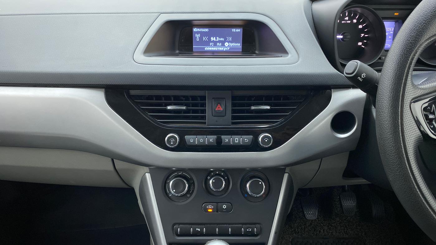 2018 Tata NEXON XM 1.2, Petrol, Manual, 27,135 km, Air Conditioner