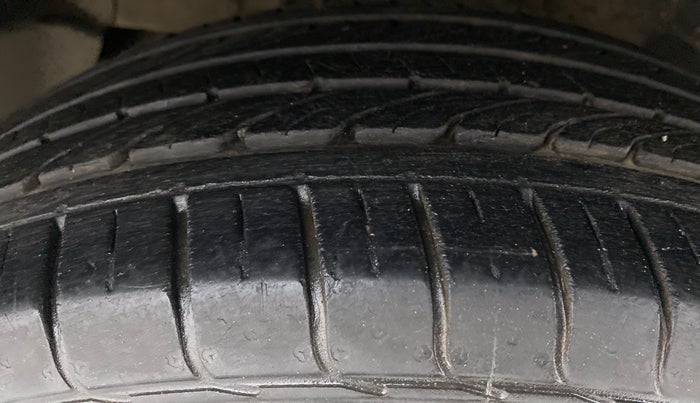 2018 Tata NEXON XM 1.2, Petrol, Manual, 27,135 km, Right Rear Tyre Tread