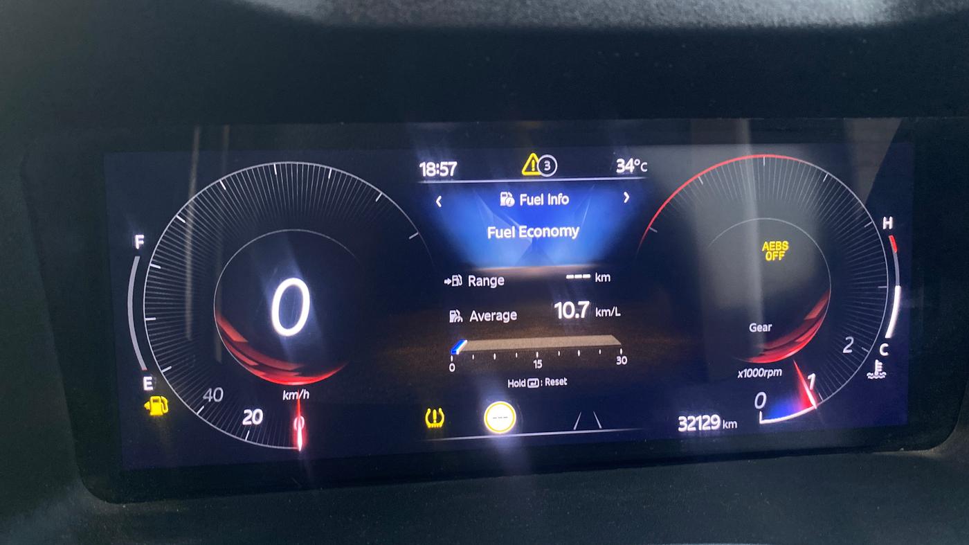 2024 Mahindra XUV 3XO AX5L 1.2 TGDi, Petrol, Manual, 32,116 km, Odometer Image