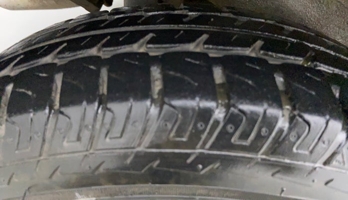 2018 Maruti Wagon R 1.0 LXI CNG, CNG, Manual, 27,774 km, Right Rear Tyre Tread
