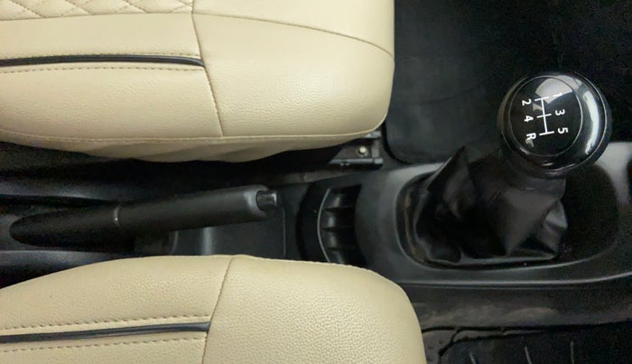 2018 Maruti Wagon R 1.0 LXI CNG, CNG, Manual, 27,774 km, Gear Lever