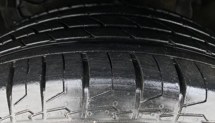 2018 Maruti S Cross DELTA SHVS, Diesel, Manual, 25,561 km, Left Front Tyre Tread