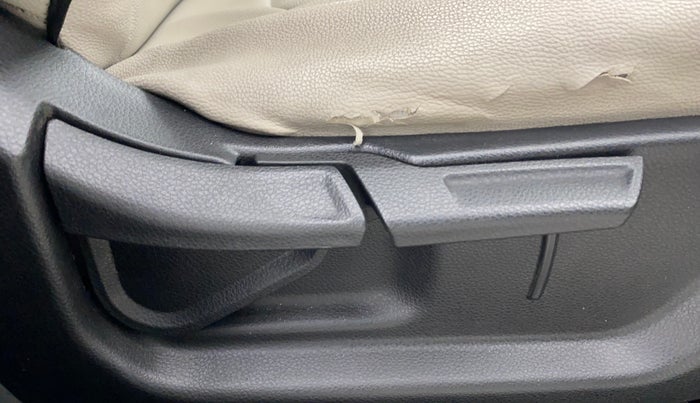 2021 KIA SONET HTX 1.0 IMT, Petrol, Manual, 55,683 km, Driver Side Adjustment Panel