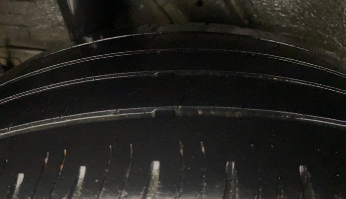 2019 Hyundai VENUE SX PLUS 1.0 TURBO DCT, Petrol, Automatic, 53,417 km, Right Rear Tyre Tread