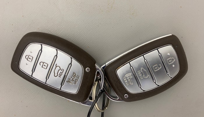 2019 Hyundai VENUE SX PLUS 1.0 TURBO DCT, Petrol, Automatic, 53,417 km, Key Close Up