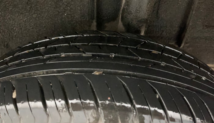 2024 Renault Kiger RXT (O) AMT, Petrol, Automatic, 8,350 km, Left Rear Tyre Tread